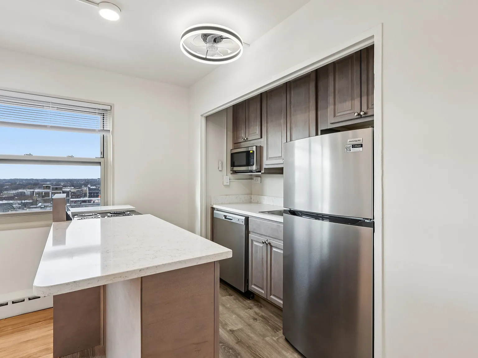 5634 N. Sheridan — Photo 1