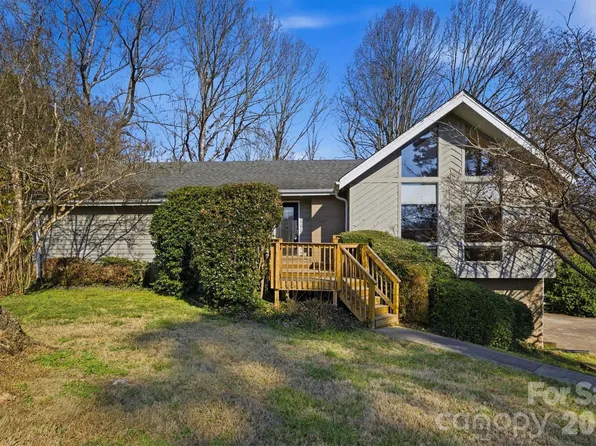 1750 10th Street Ct NW, Hickory, NC 28601