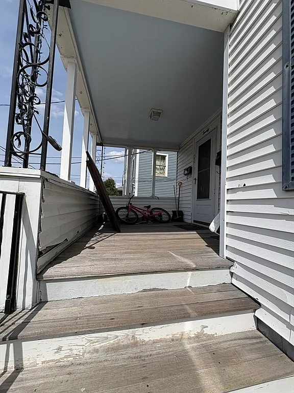 3 bed, 1.0 bath, 1077 sqft, $2,950 — Photo 2
