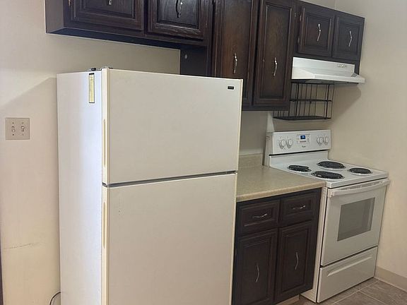 3rd image of 3100 Park Lane Dr APT 4