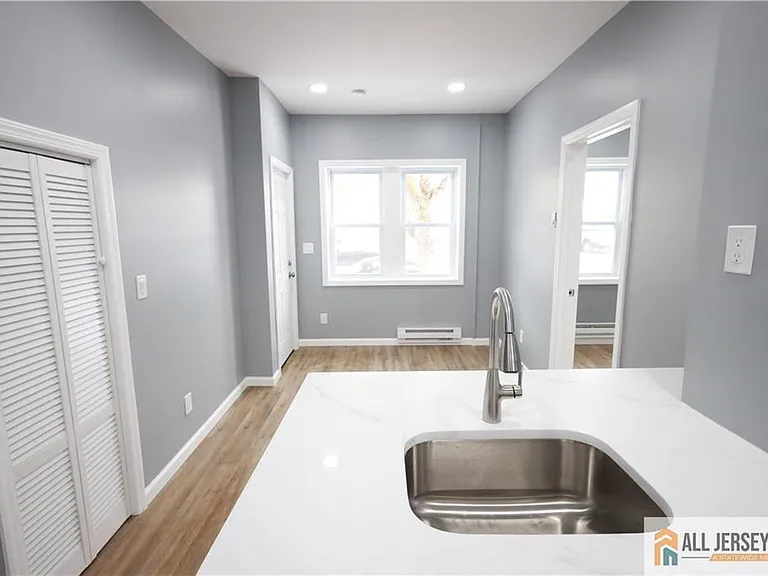 397 Washington St — Photo 7