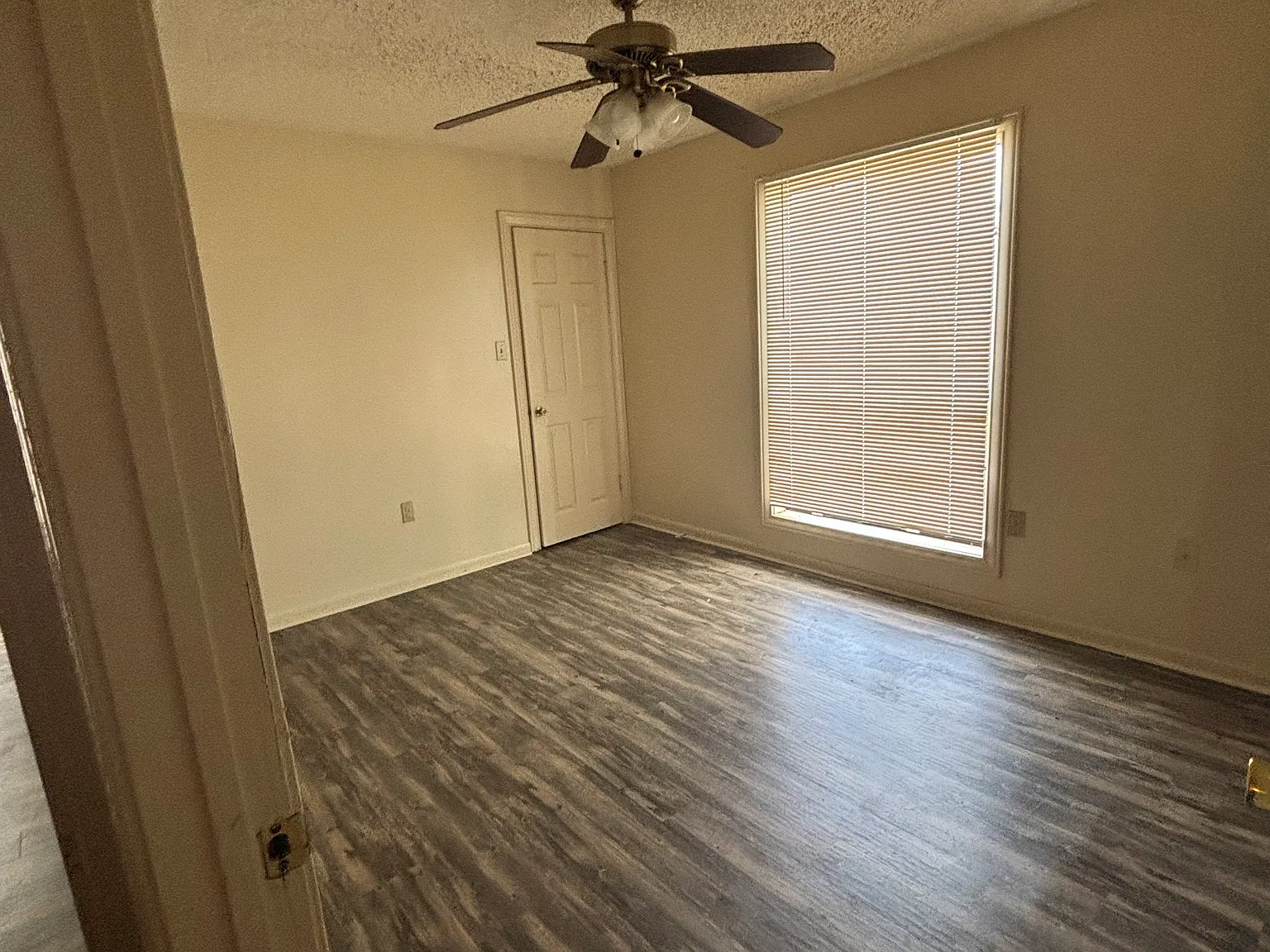 2 bed, 2.5 bath, 1193 sqft, $850 — Photo 3