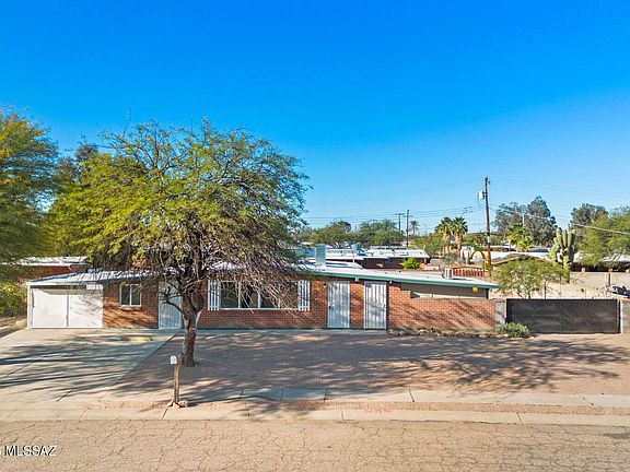 3rd image of 634 S Kellond Pl