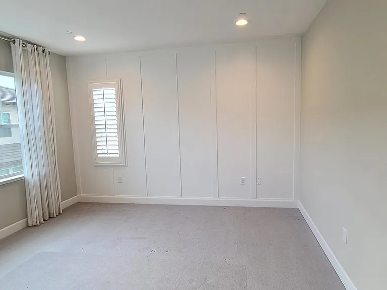 1066 Forbes Ln — Photo 33