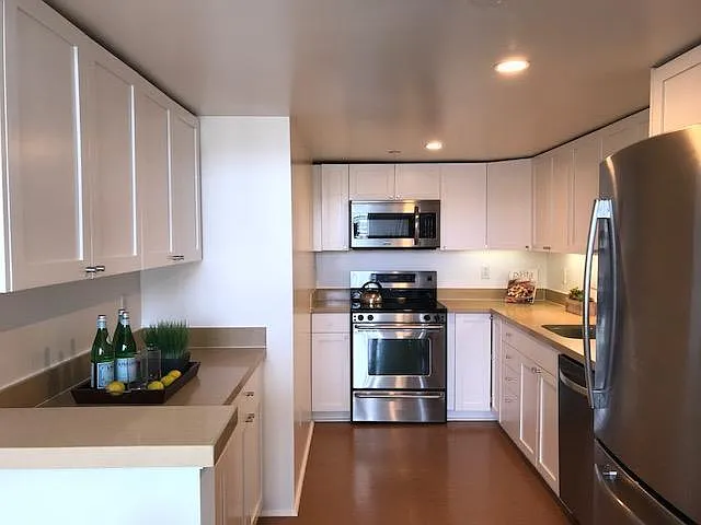 1800 Bryant St #203 — Photo 6