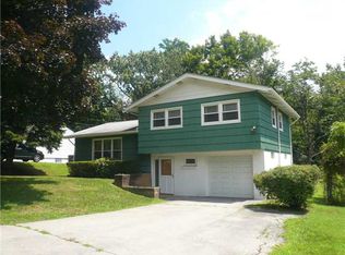 133 Cedar Ave, New Windsor, NY 12553