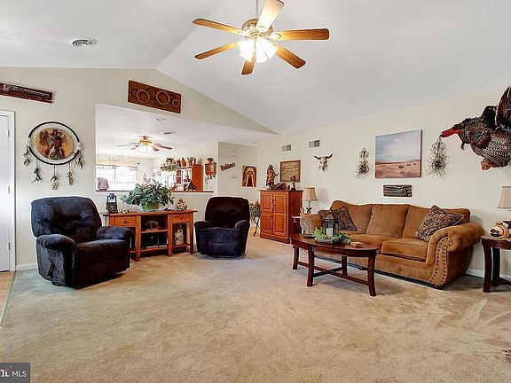 3rd image of 133 Lantern Ln