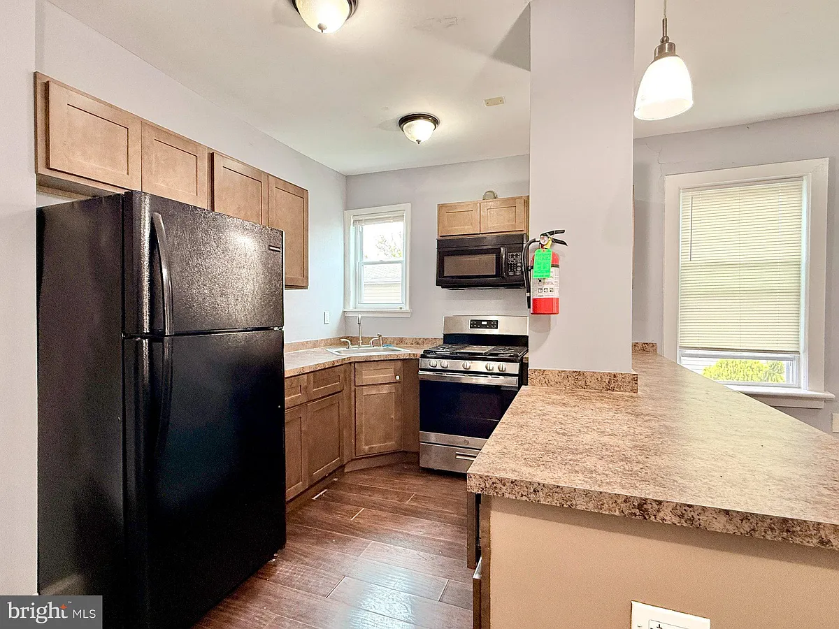 Building Photo - 840 Cumberland St #2