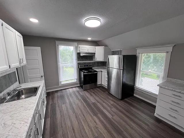 208 S 2nd St #3 — Photo 9