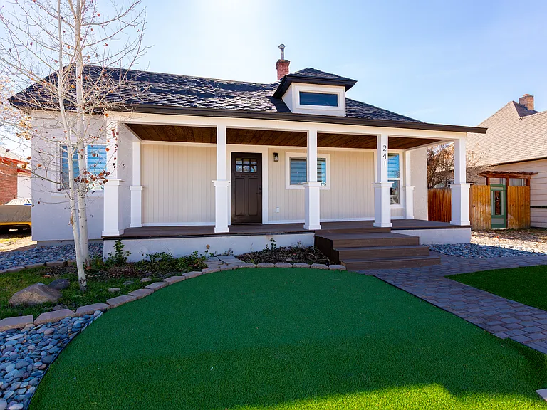 241 Gunnison Ave — Photo 3