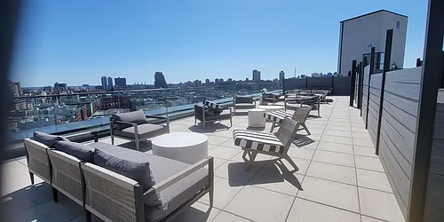 Rented by R New York