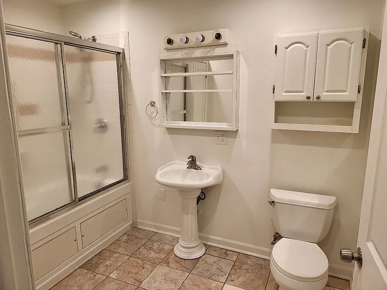 126 E Main St — Photo 7