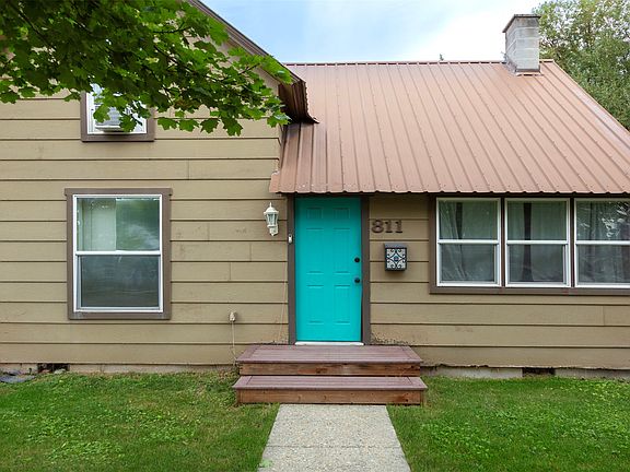 5th image of 811 6th Ave W