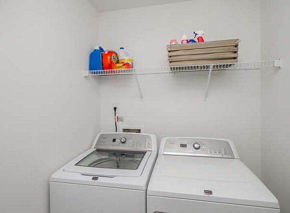 5th image of 705 Oakwood Ct