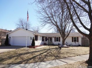 2300 Mayfair Rd, Springfield, IL 62703