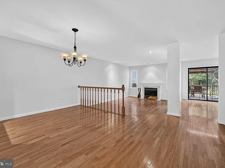 6374 English Ivy Way — Photo 3