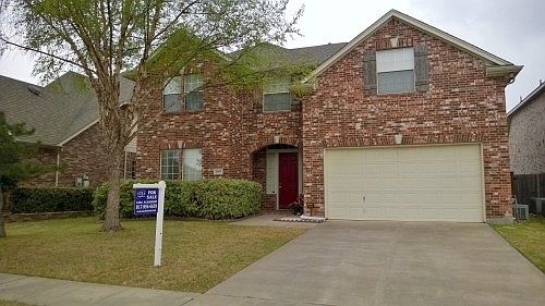 3rd image of 2502 Lakewood Ct