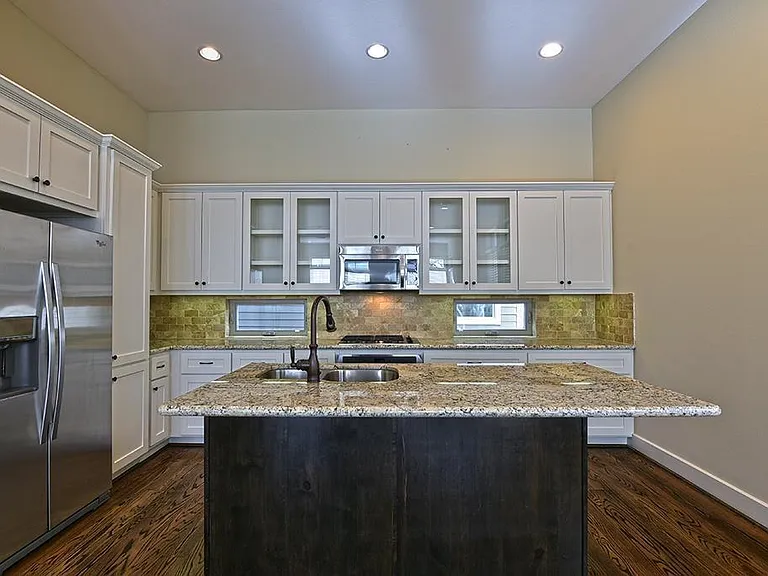 2441 Charleston St #C — Photo 7
