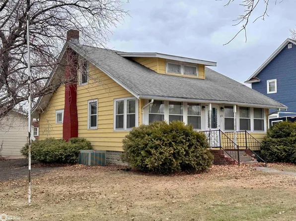 118 W 4th St, Kanawha, IA 50447