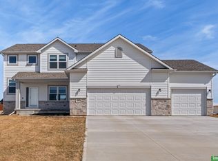5003 Kestrel Pkwy, Elkhorn, NE 68022