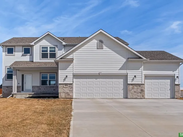 5003 Kestrel Pkwy, Elkhorn, NE 68022