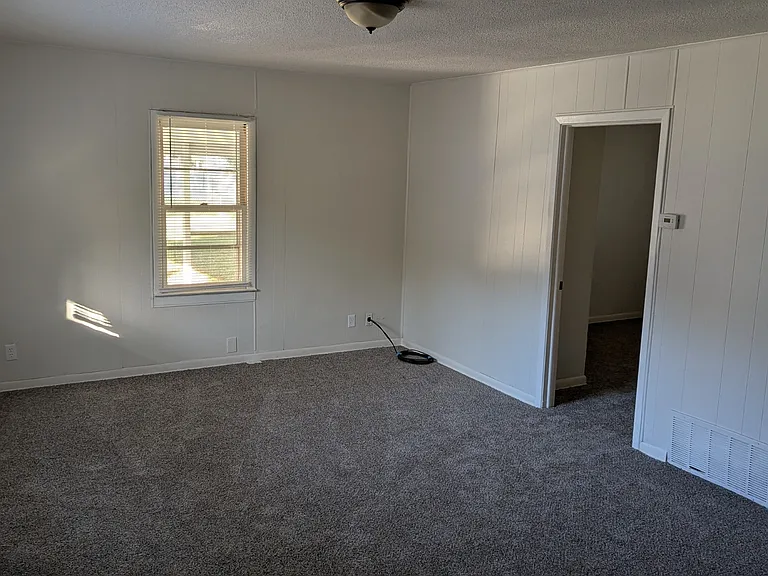 1116 Lake Maurer Rd — Photo 4