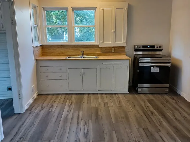 335 S 5 E — Photo 6