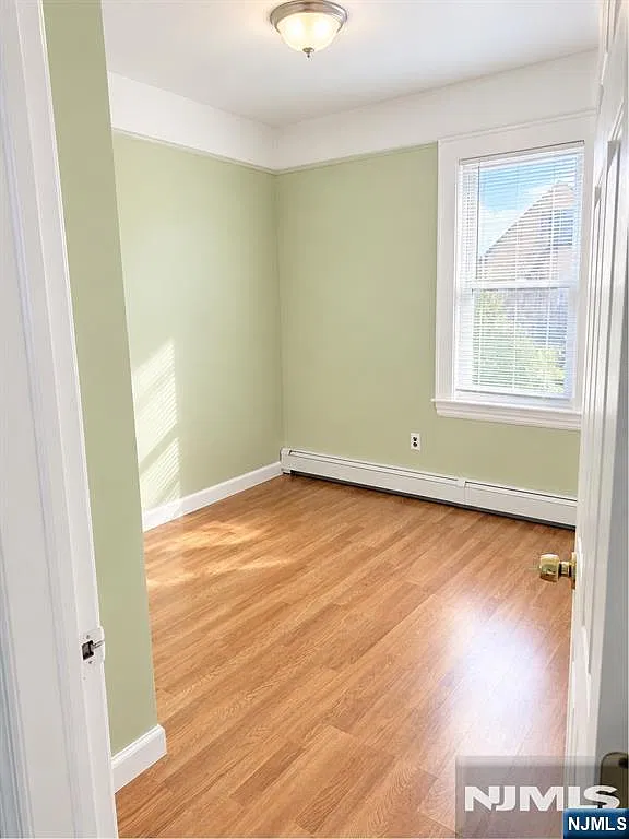 2 bed, 1.0 bath, $2,200 — Photo 4
