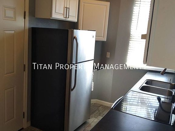 3rd image of 318 12th St Unit C