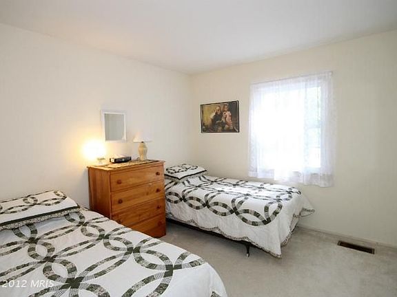 4th image of 4377 Farm House Ln