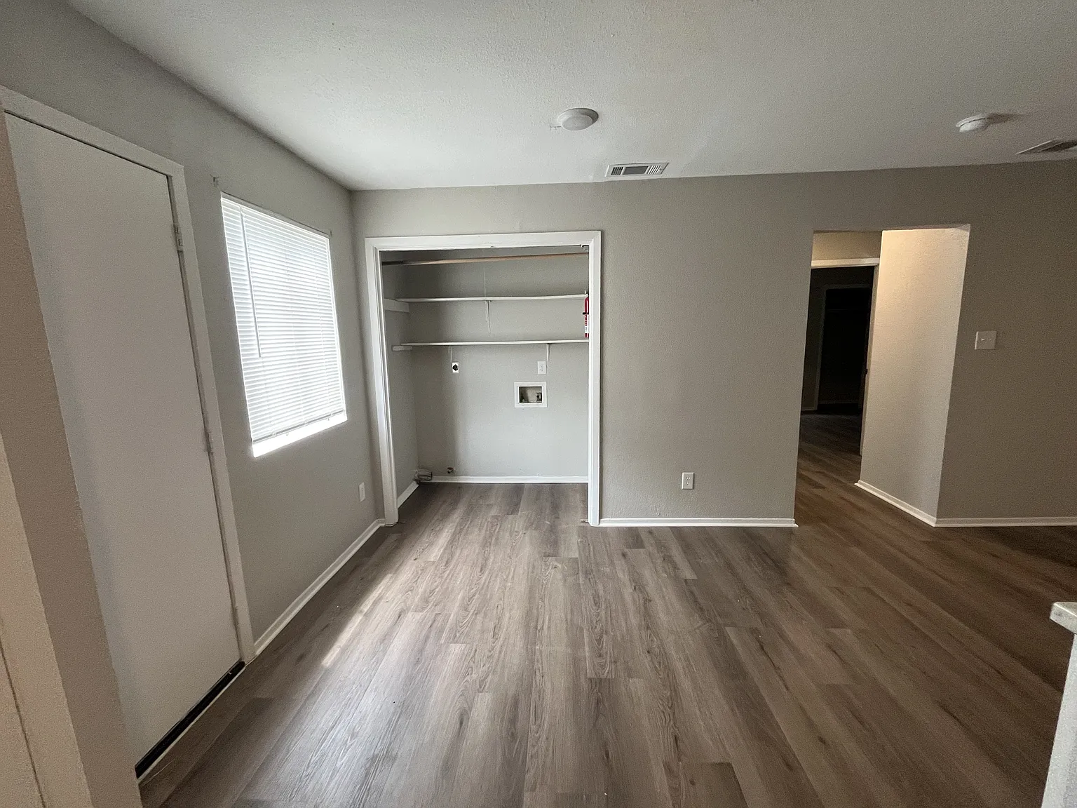 803 Bracewood Cir — Photo 4