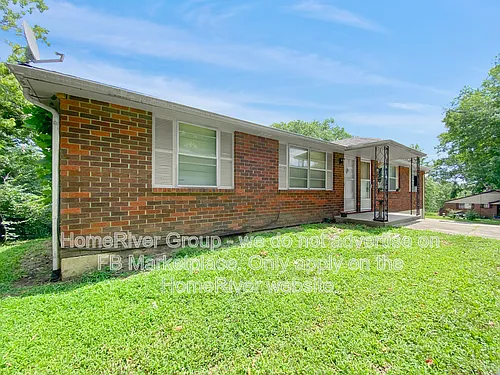 3734 NE 42nd Ter Photo 1