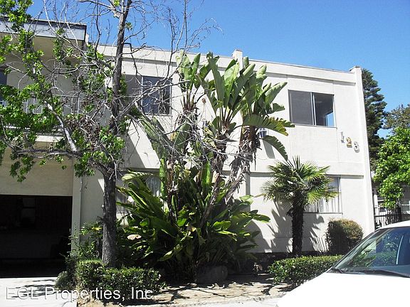 3rd image of 823 N Hudson Ave APT 05