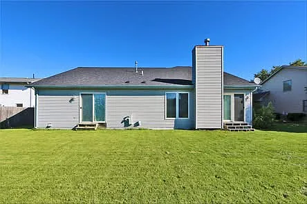 8601 Camelot Trce — Photo 2