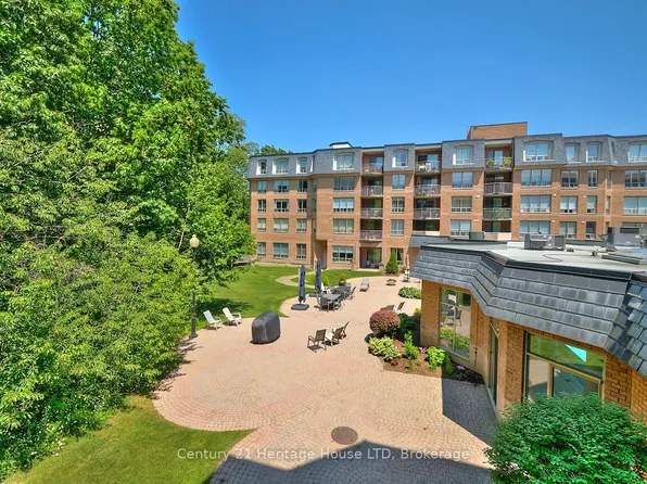 8111 Forest Glen Dr #317, Niagara Falls, ON L2H 2Y7
