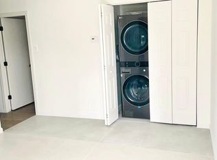 206 Central Park Rd #1F, Plainview, NY 11803