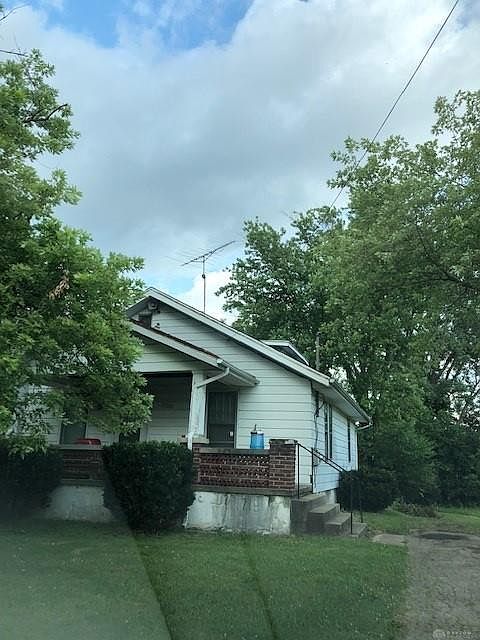 2nd image of 1718 Guenther Rd