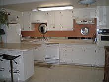 Kitchen w/Bar