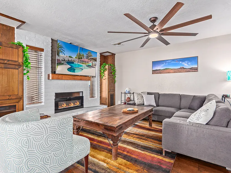 1010 E Wescott Dr — Photo 5