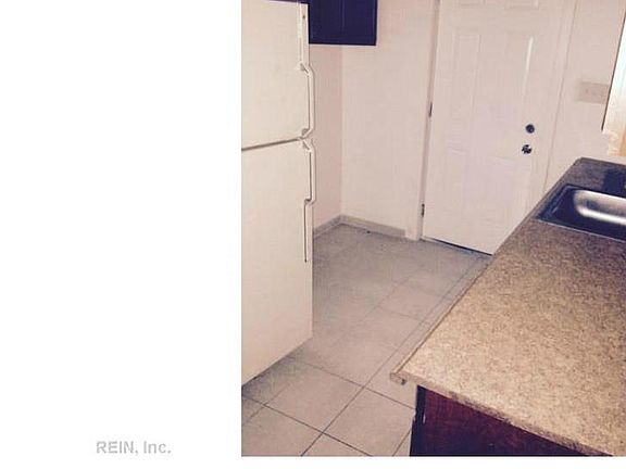 3rd image of 720 W 27th St #B