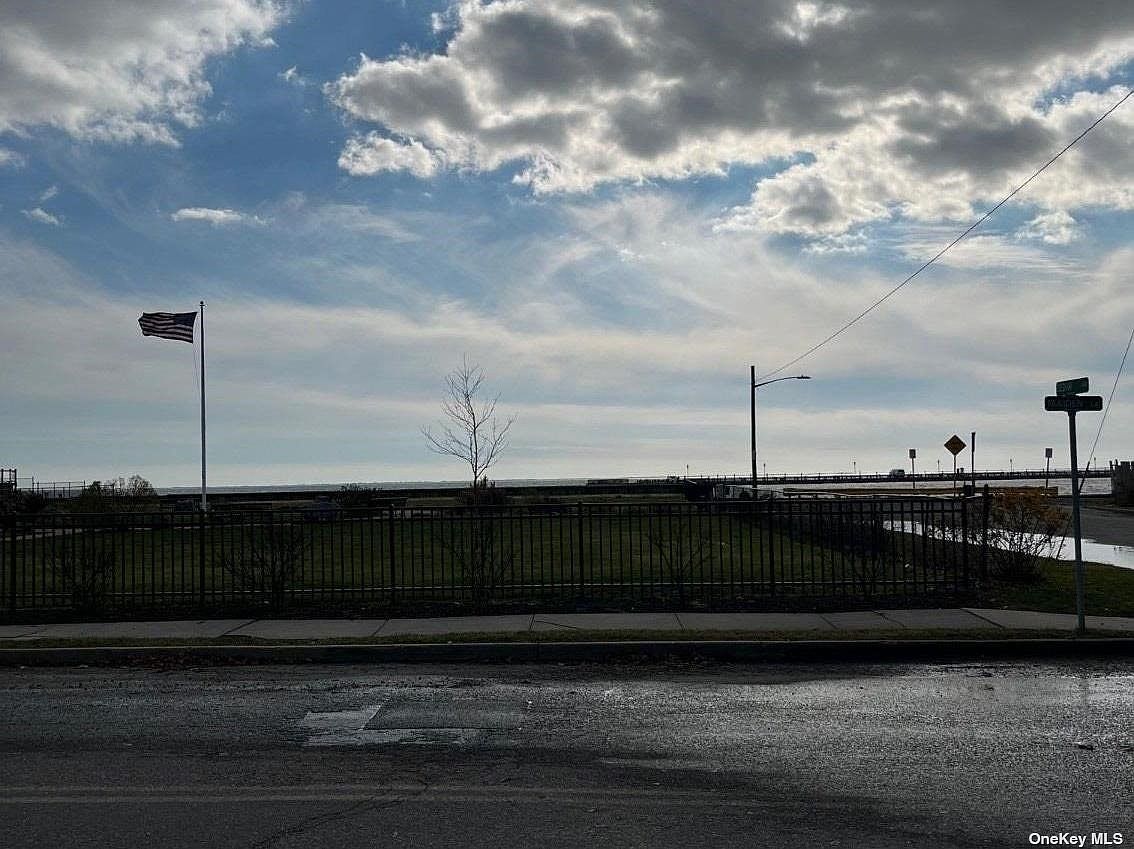 307 Cedar Avenue, Patchogue, NY 11772 Zillow