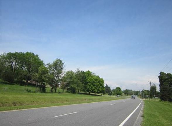 2nd image of 8104 N Lee Hwy