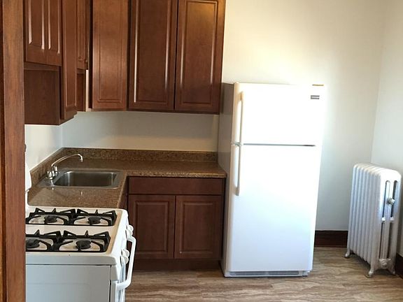 2nd image of 4453 W Dickens Ave
