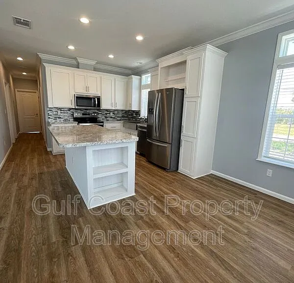 3200 Holly Ave — Photo 11