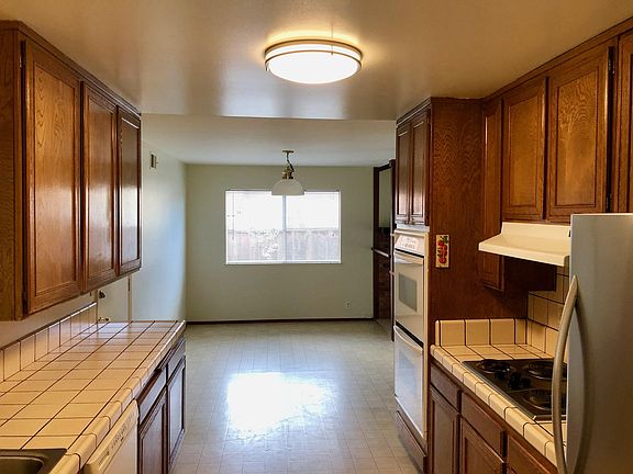 3rd image of 6936 Glenview Dr