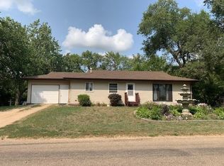 222 W 1st Ave, Webster, SD 57274