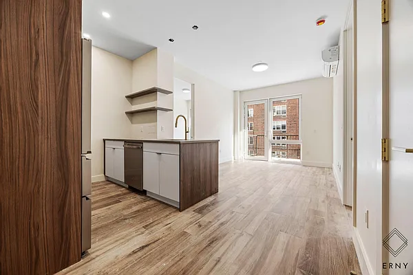 Living room, photo 3