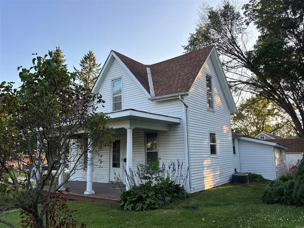 415 3rd Ave SE, Independence, IA 50644