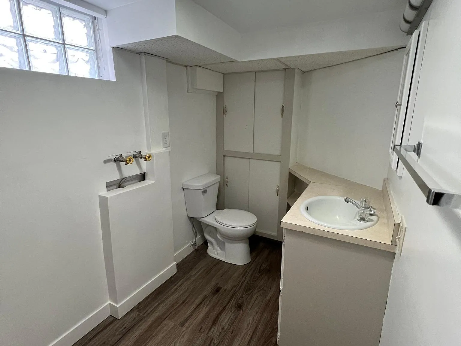 2 bed, 1.5 bath, $1,400 — Photo 2
