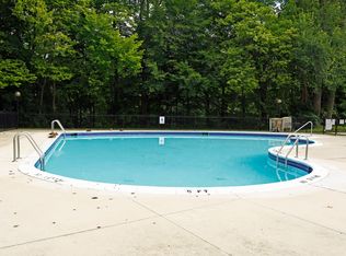 30500 Warren Rd #6D7071BE4, Westland, MI